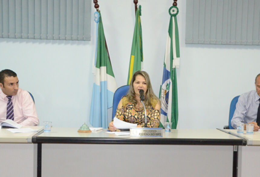 Mesa Diretora da Câmara Municipal de Jateí - FOTO: ROGÉRIO SANCHES / FÁTIMA NEWS