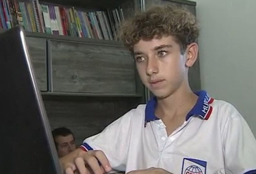 José Victor Teles, de 14 anos, que vai cursar medicina na UFS (Foto: Reprodução/TV Sergipe)