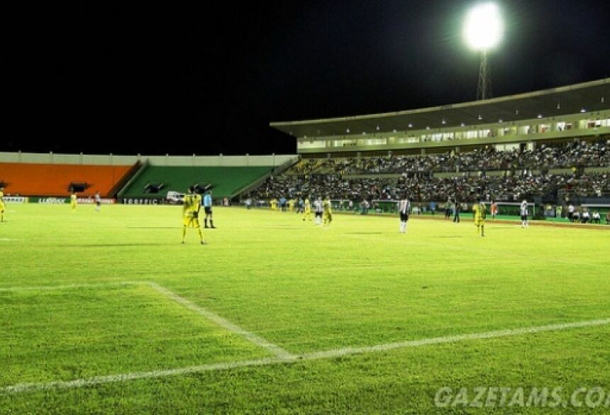 O estádio Frédis Saldivar, o “Douradão” está pronto para receber na noite desta próxima quarta-feira o jogo de ida pela Copa do Brasil entre o Cene - Foto: Gazeta MS