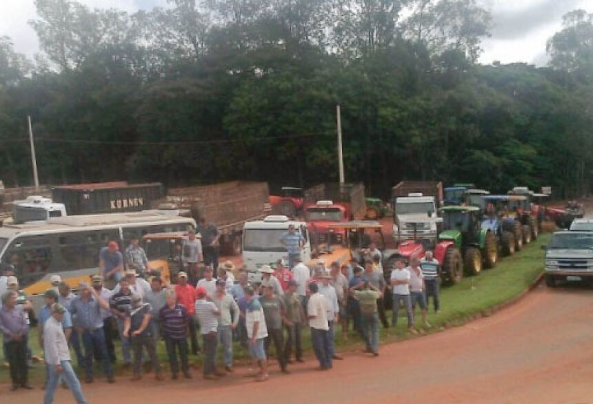 Produtores se concentram no trevo da BR-376 e MS-141, que tem saídas para Dourados, Nova Andradina e Naviraí (Foto: Divulgação)