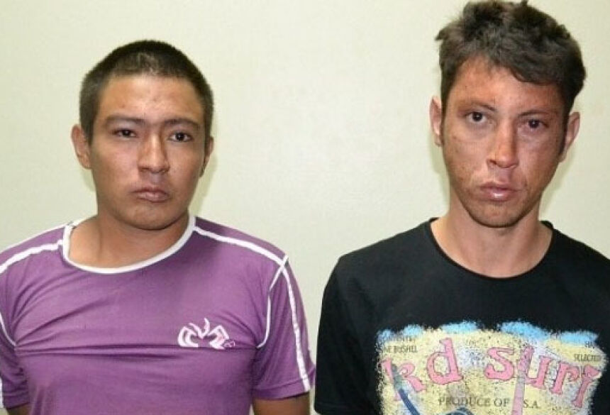 Renato Rosa Galdino (de roxo) e Evandro Carvalho Zamurio estão presos em Ponta Porã (Foto: Tião Prado/Pontaporainforma)
