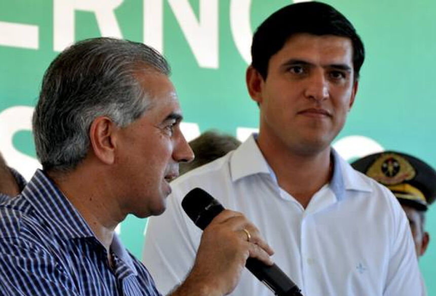 Governador Reinaldo junto ao Prefeito Júnior Vasconcelos, em visita anteriores a Fátima do Sul. - Foto: Rosana Silva / Assessoria