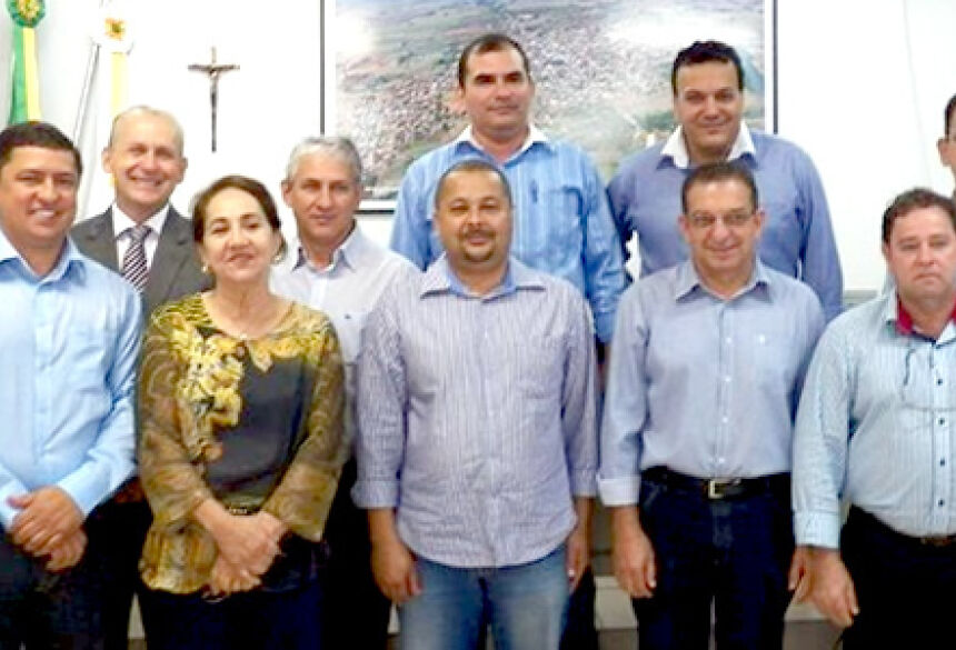 Na imagem, os 11 vereadores que compõem a Câmara de Vereadores de Fátima do Sul - Foto: Arquivo / SiligaNews