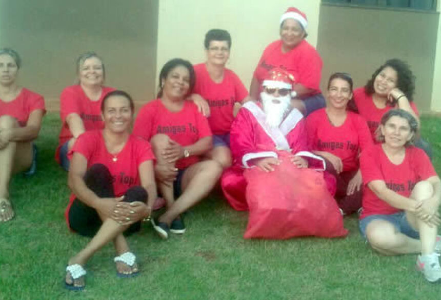 FOTO: RICARDO CESARE - Grupo de mulheres ‘Amigas Top’ animam Natal de crianças menos favorecidas