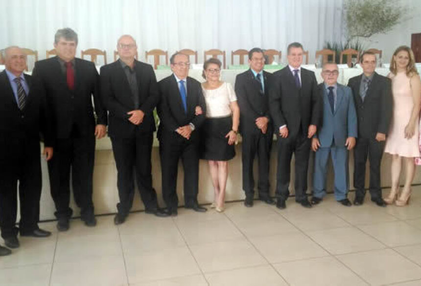 FOTO: FABINHO VICTORINO - Prefeito eleito, vice e vereadores tomam posse com secretariado presente em BONITO