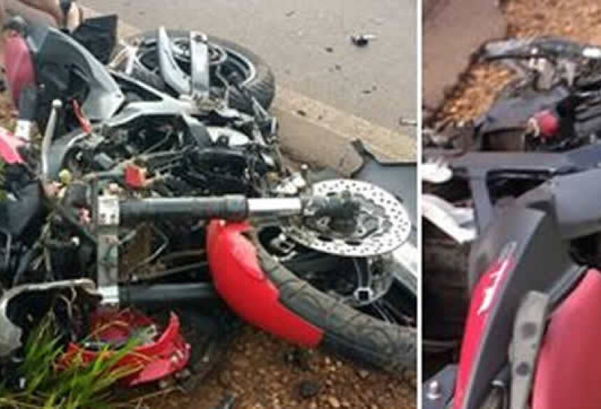 FOTO: ELITON SANTOS / IMPACTO NEWS - Vitíma fatal do acidente entre moto e caminhão é identificada, moto ficou destruída