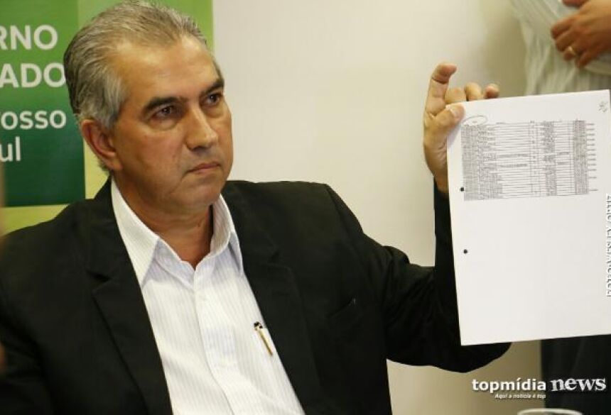 FOTO: TOP MÍDIA NEWS - Reinaldo mostra que reduziu isenções à JBS