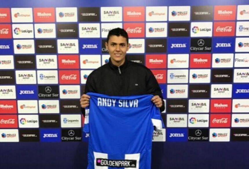 Anderson Silva se aposentou em maio, depois de defender o Leganés, da Espanha (Arquivo pessoal)