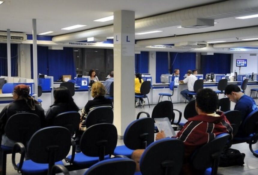 O governo convoca 22.057 aposentados para reavaliação médica Ag. Brasil