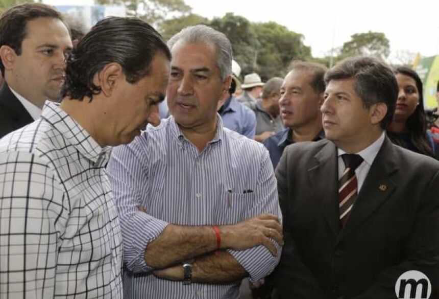 Prefeito Marcos Trad e governador Reinaldo Azambuja participaram da solenidade (Foto: Cleber Gellio)