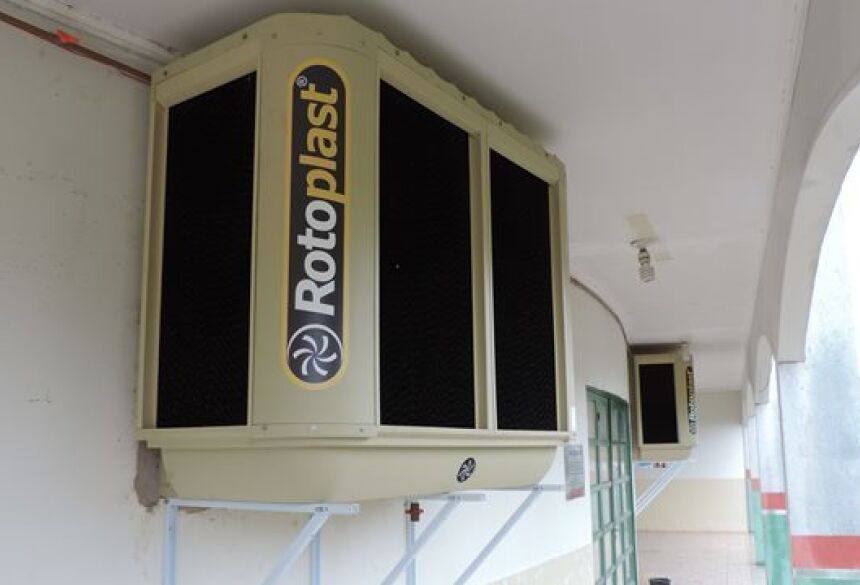 Centro de Múltiplo Uso ganha climatizadores utilizados para os dias de muito calor em Deodápolis