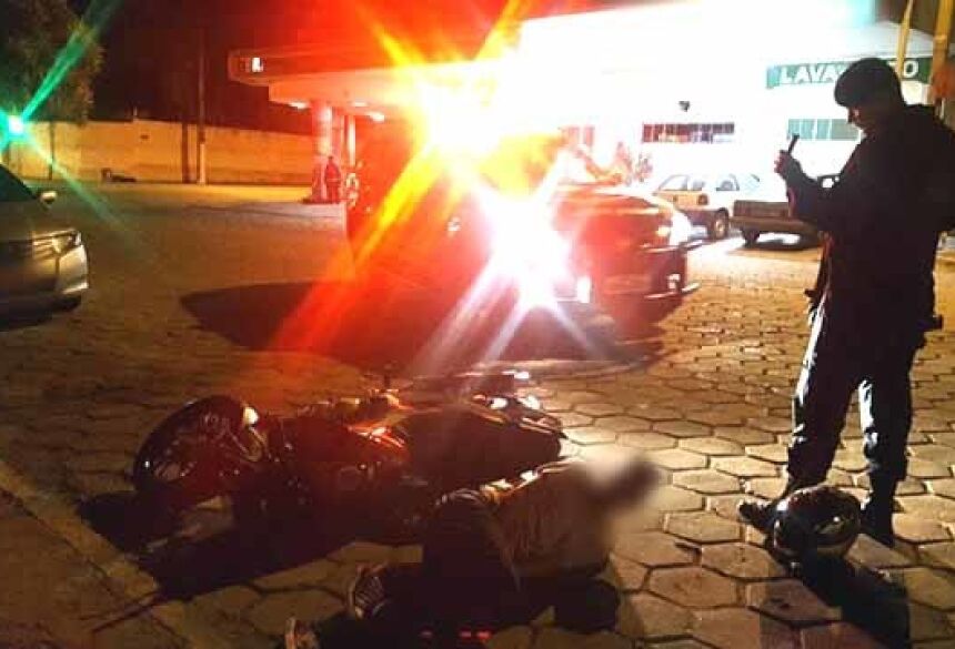 PM informou que motociclista de 20 anos sofreu acidente de trânsito enquanto tentava fugir de equipe da Força Tática