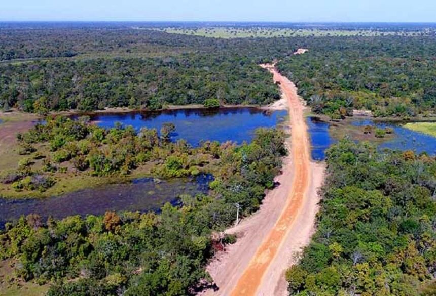 Implantação de 34 km da MS-423, descendo a Serra da Alegria para o interior do Pantanal da Nhecolândia