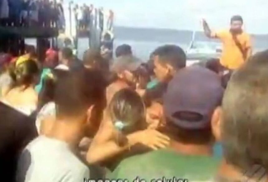 Navio naufraga no Pará e deixa vítimas - Reprodução/TV Globo