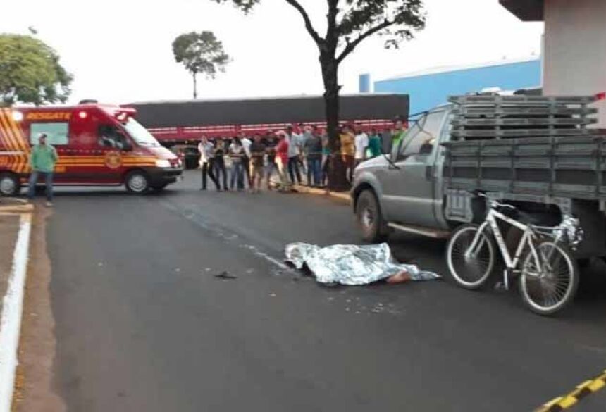 Nilton Roque da Silva, o “Nilton Louco”, transitava de bicicleta quando foi atingido pelo veículo de carga -