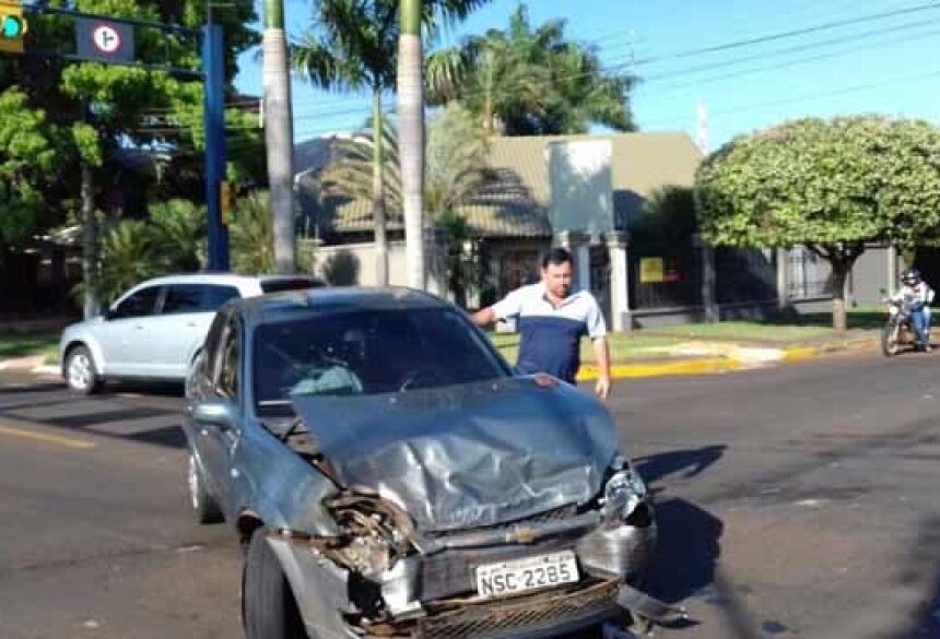 Veículo carregado com maconha se envolveu em acidente - Fotos: Osvaldo Duarte