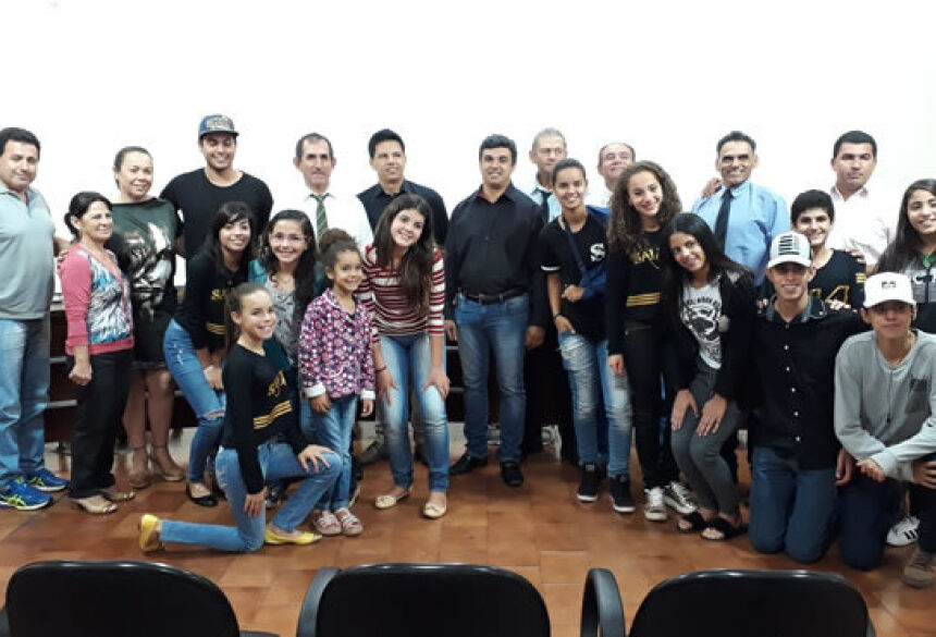 FOTO: DEMERVAL NOGUEIRA / ASSESSORIA - Grupo de Dança Salute reivindica apoio do Legislativo em Glória de Dourados