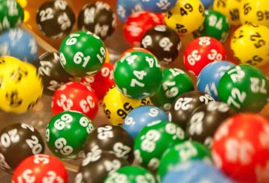 Bolas de sorteio: na terça, a Caixa realiza um novo sorteio com prêmio de R$ 2,5 milhões. (Martynasfoto/Thinkstock)