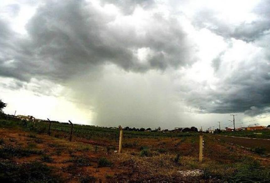 FOTO: GEONE BERNARDO - Meteorologia faz alerta para chuva intensa e alagamentos em regiões de MS