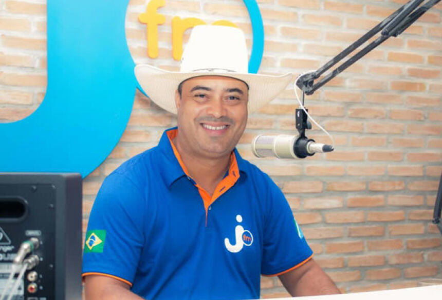 25 de março de 2018 completou 25 anos de carreira o locutor de radio e rodeio, Everaldo Bento, “Pena Branca o Cowboy do Pantanal”.