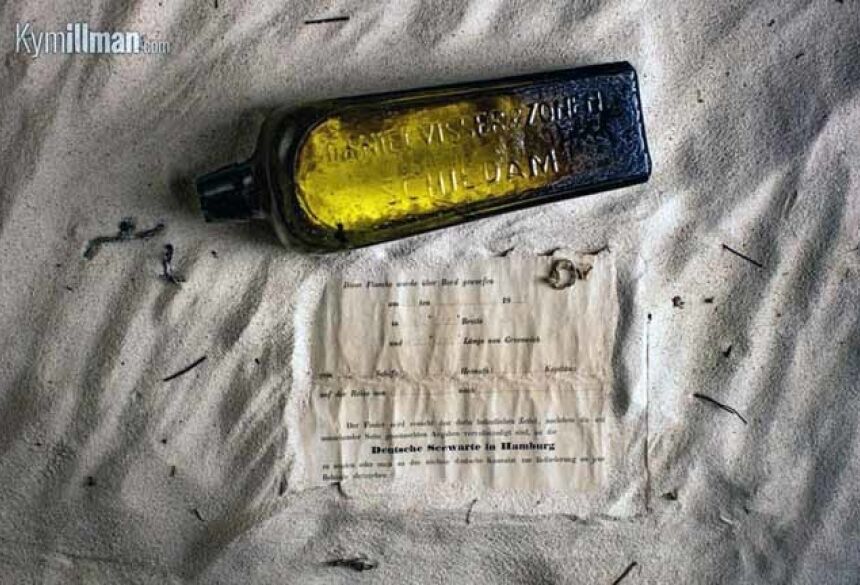 Mensagem de 132 anos atrás é achada em garrafa de gim na Austrália (Foto: Kym Illman/Facebook)