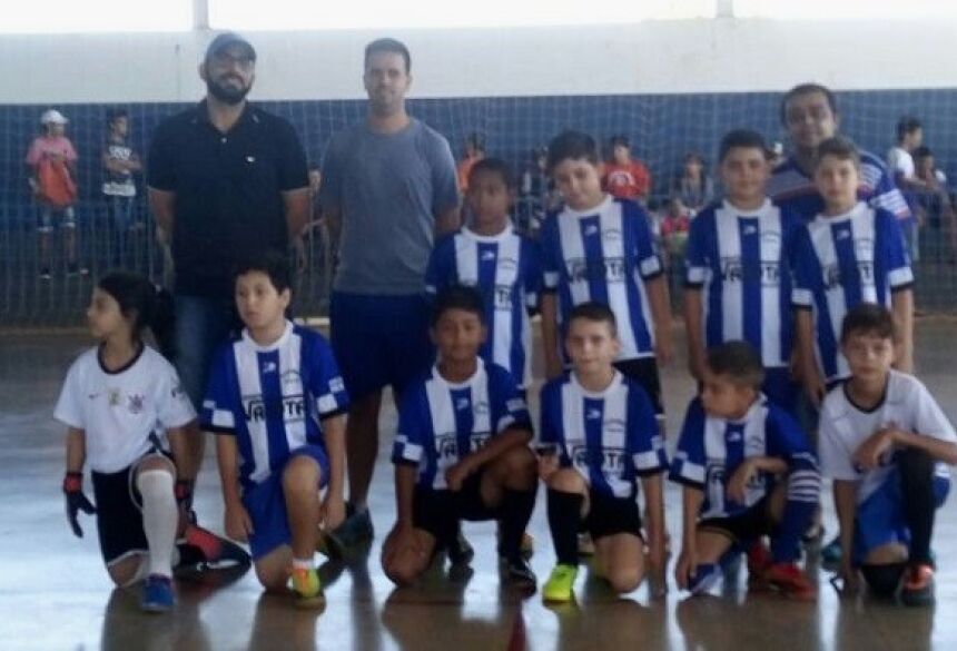 Escolinha de Futsal faz amistoso e inscrições estão abertas para outras modalidades em Vicentina