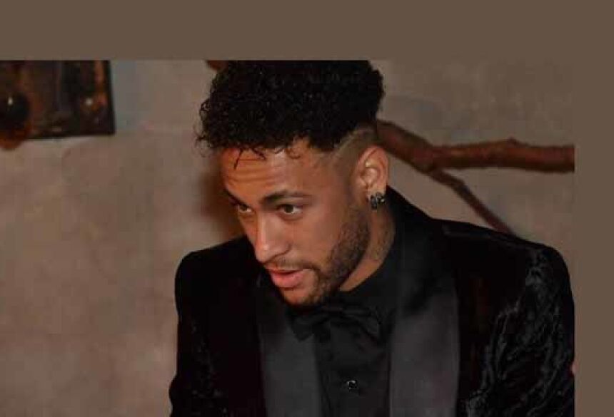 Neymar foi criticado por ex-jogador da França Foto: Nelson Almeida / AFP