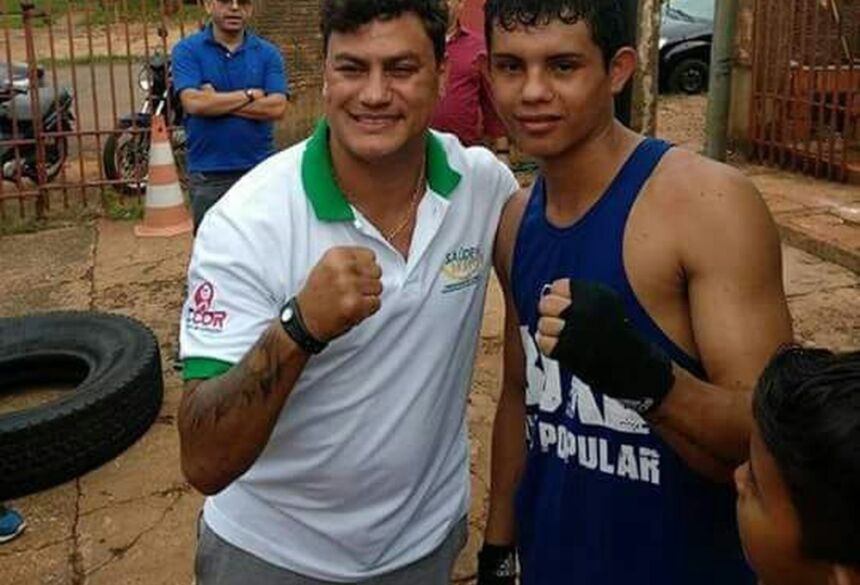 Jhonny com Acelino Freitas, o Popó (Foto: Arquivo pessoal )