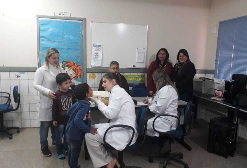FOTO: LUCAS MOURA - Equipe da saúde bucal faz acompanhamento com crianças do Centro de Educação Infantil