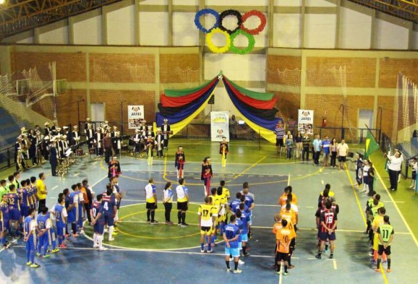 Foto Gercélio Chaves - Com 9 equipes participantes, foi aberto o II Campeonato de Futsal Municipal em Jateí