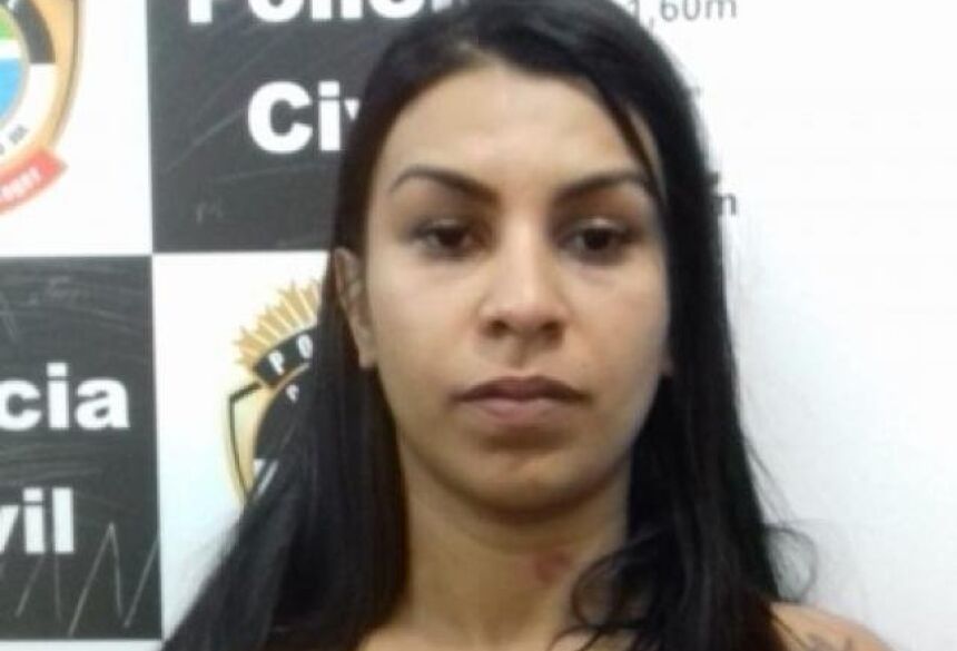 Mayara Freitas Matoso, 21 anos, em delegacia (Foto: Osvaldo Duarte/ DouradosNews)
