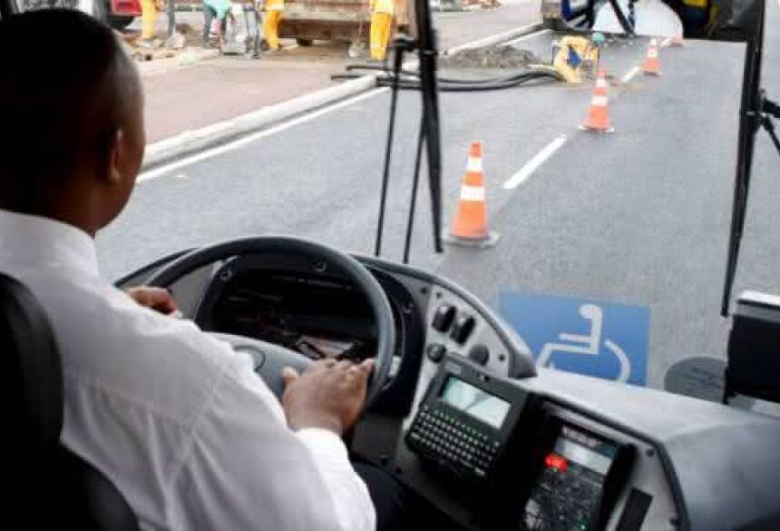 Motorista de ônibus vaga solicitada (imagem: Google)
