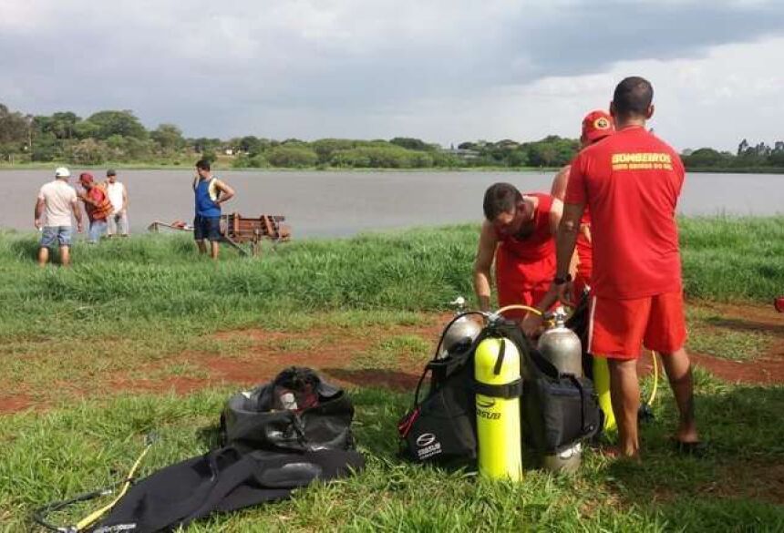 Mergulhadores do Corpo de Bombeiros  - Crédito: Osvaldo Duarte/Dourados News