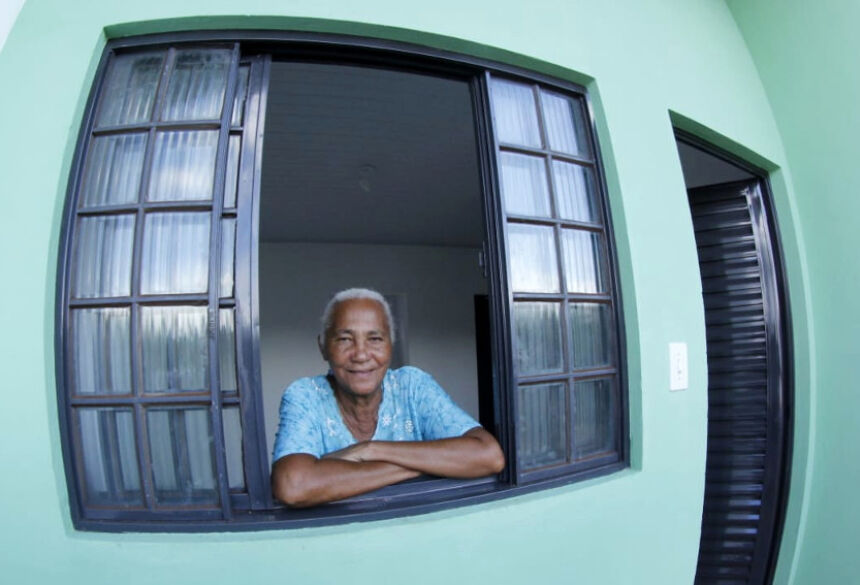 Dona Maria Moreira viveu por anos na favela Cidade de Deus e hoje tem a casa própria no Bom Retiro.
