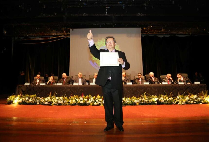 FOTO: CHILENO - Onevan é diplomado para nono mandato reafirma que é momento de união e trabalho