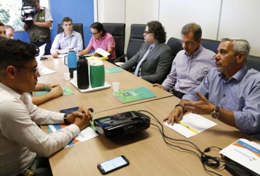 Reunião na sede do Procon | Foto: Minamar Júnior/Jornal Midiamax