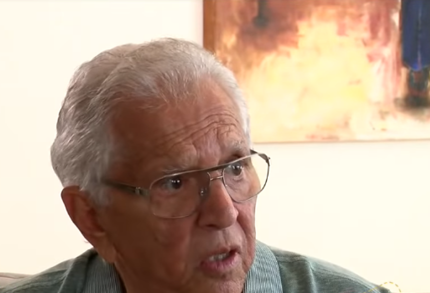 O humorista Carlos Alberto de Nóbrega abriu o jogo sobre relação com o filho, Marcelo de Nóbrega. (Foto: Reprodução)