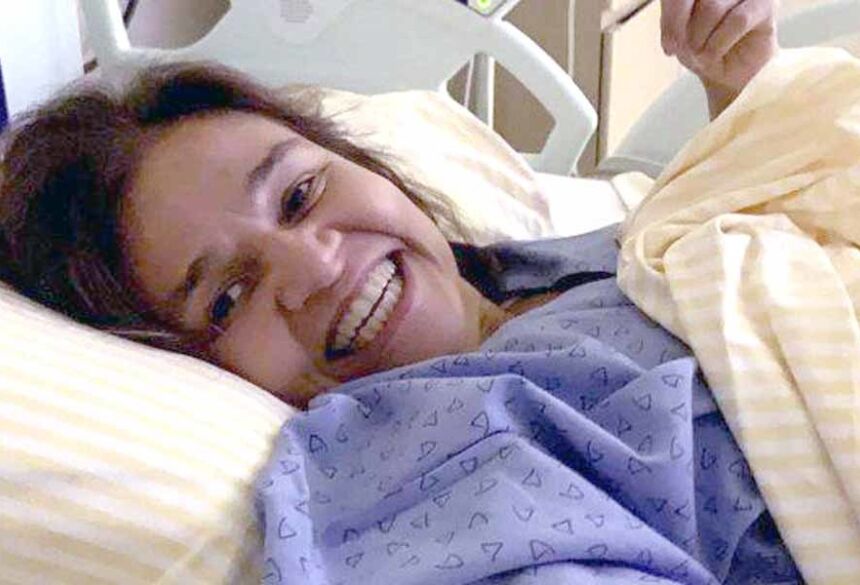Claudia Rodrigues no hospital em abril, quando esteve internada pela última vez Foto: Reprodução/Instagram