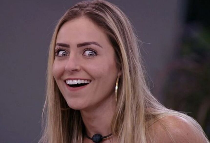 Ex-BBB Paula surpreende ao surgir totalmente pelada em foto (Imagem: Reprodução/ Globo)