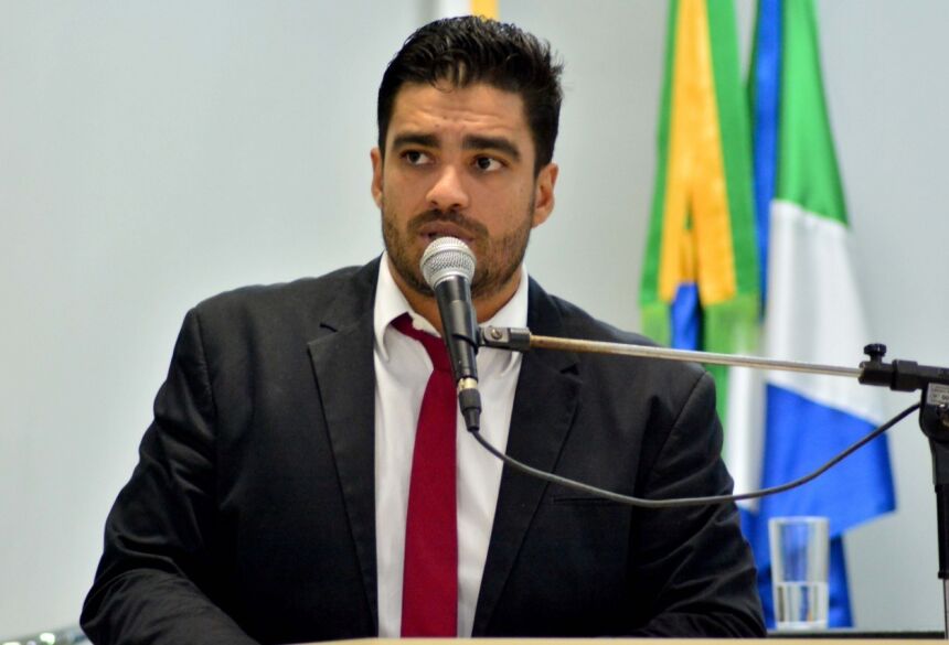 Diego Carcará pede que se cumpra a Lei de fiscalização de caminhões na avenida em Fátima do Sul