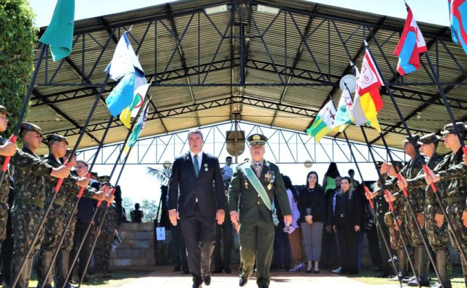 Governador destaca parceria e papel do Exército no desenvolvimento do Brasil