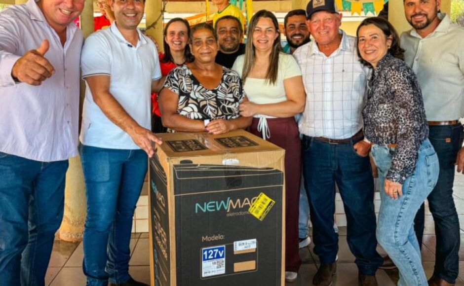 Shows de prêmios e festas às mães em Vicentina são destacados na Câmara