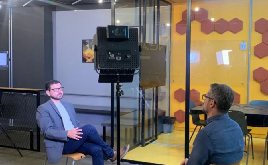 Culturamense no Globoplay e G1, Adriano Barbosa quebra barreiras e estreia na TV