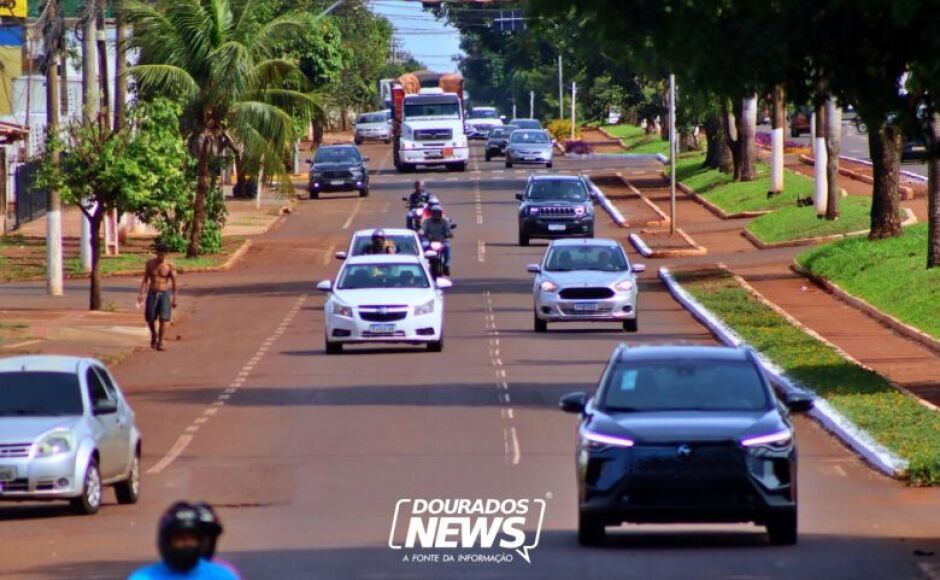 Licenciamento de veículos com placas finais 1, 2 e 3 vence hoje