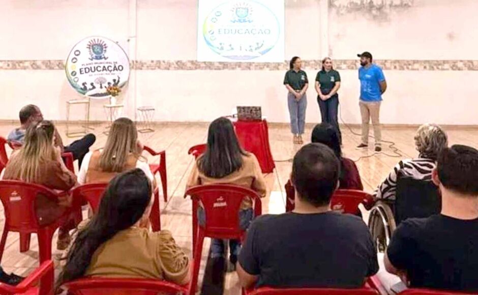 Vicentina avalia Plano de Educação e planeja a melhoria do ensino
