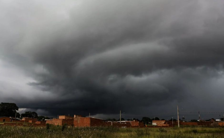 Após temporal, Campo Grande tem alerta de novas chuvas e ventos de até 100 km/h nesta sexta