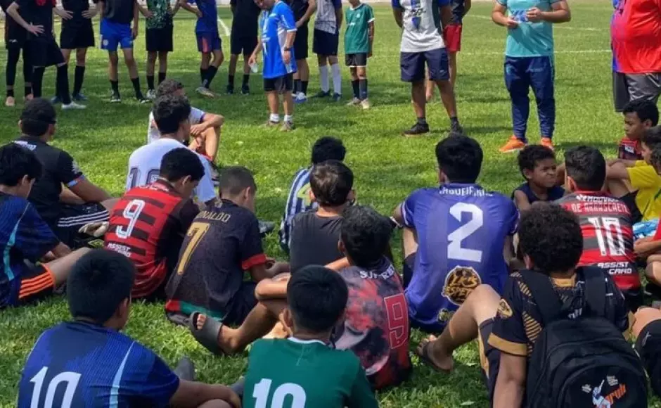 Vicentina: Trabalho de base no futebol de campo desperta atenção de clube paranaense