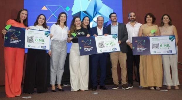 Vencedores do Prêmio no Eixo Social com a primeira dama Mônica Riedel e vice-governador José Carlos Barbosa