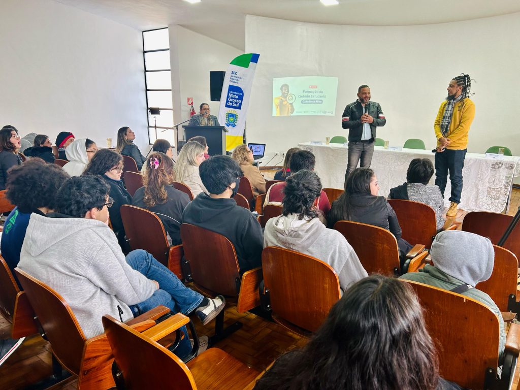 Formação para representantes dos grêmios estudantis iniciou em maio com evento híbrido, seguido de videoaulas. (Foto: Matheus Carvalho/Cidadania)