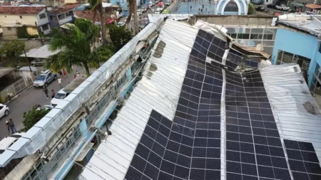 Parte do teto que desabou do Santuário de Nossa Senhora da Conceição, que desabou em Recife 